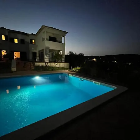 Villa Family With Pool & Huge Garden - Arrabida Trails & Beaches Nearby Setúbal