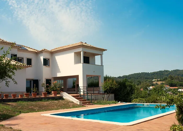 Family With Pool & Huge Garden - Arrabida Trails & Beaches Nearby