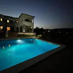Vila Family With Pool & Huge Garden - Arrabida Trails & Beaches Nearby Setúbal