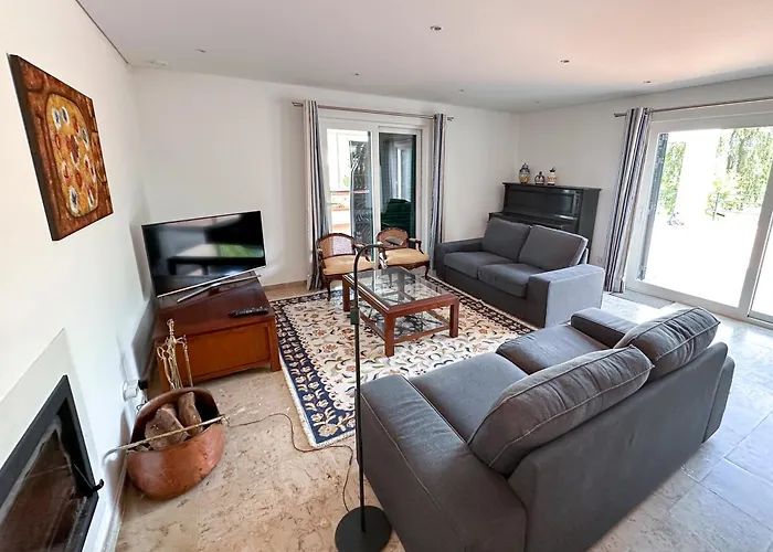 Family With Pool & Huge Garden - Arrabida Trails & Beaches Nearby