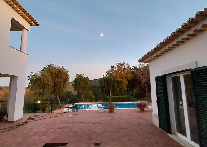 Family With Pool & Huge Garden - Arrabida Trails & Beaches Nearby Vila *
