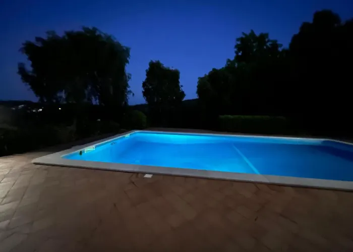 Vila Family With Pool & Huge Garden - Arrabida Trails & Beaches Nearby Setúbal