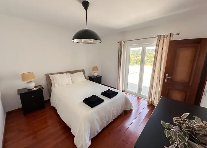 Family With Pool & Huge Garden - Arrabida Trails & Beaches Nearby